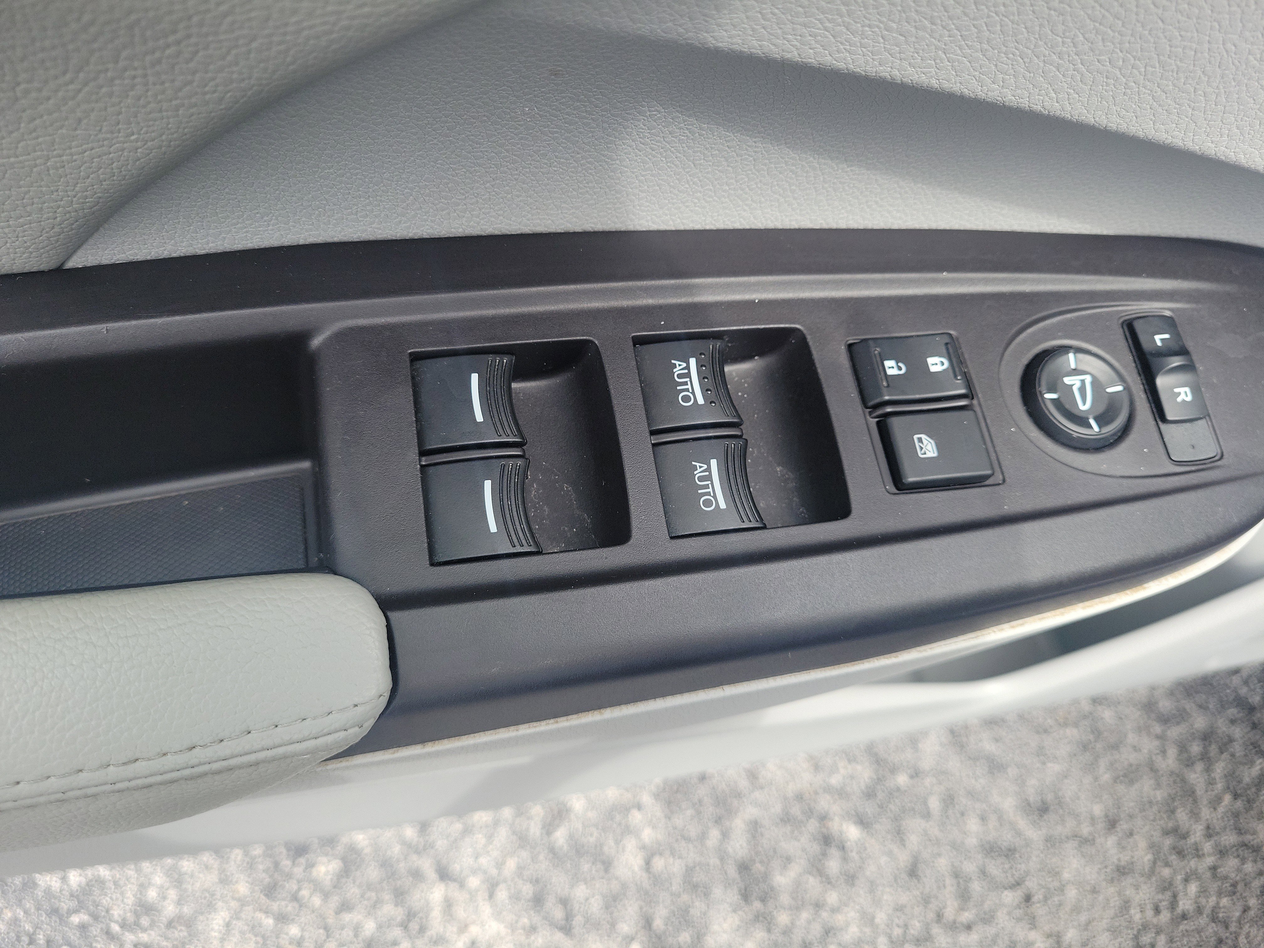 Used 2018 Acura RDX AWD w/ Advance Package image 13