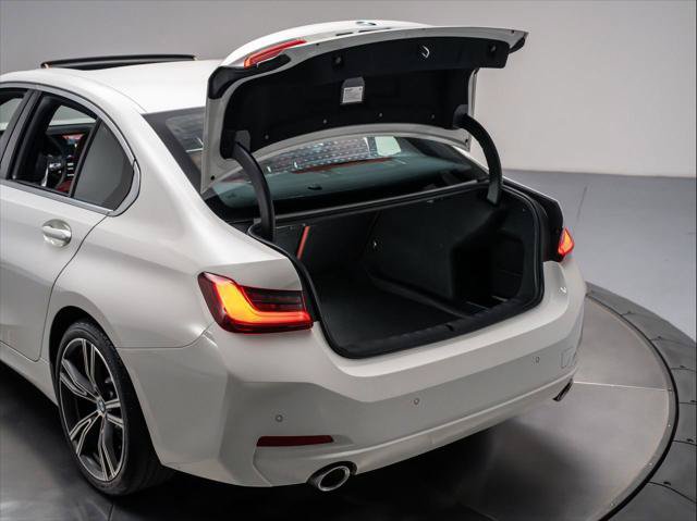 Used 2024 BMW 330i Sedan w/ Premium Package RWD image 32
