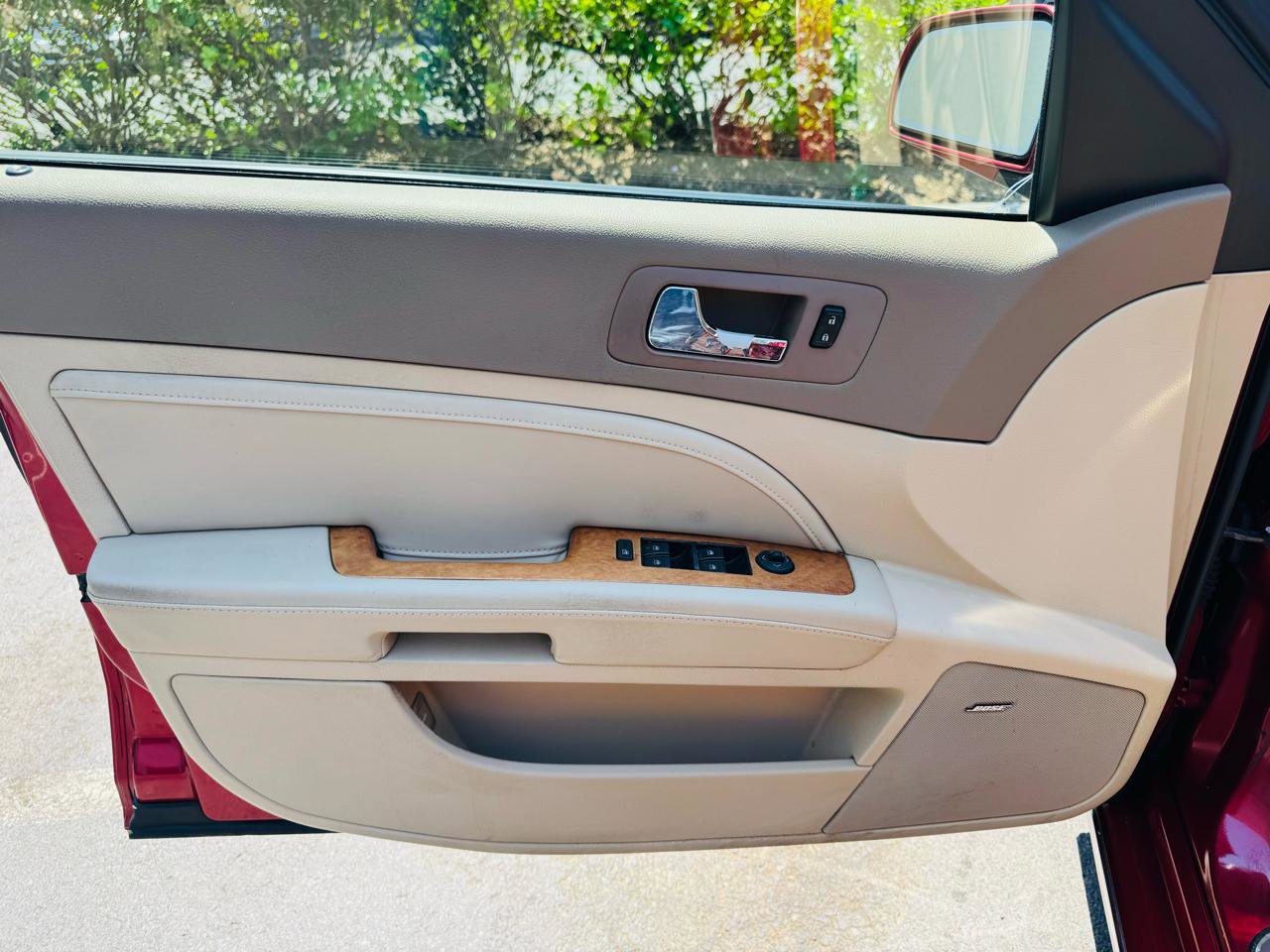 Used 2008 Cadillac STS w/ Preferred Equipment Group RWD image 28