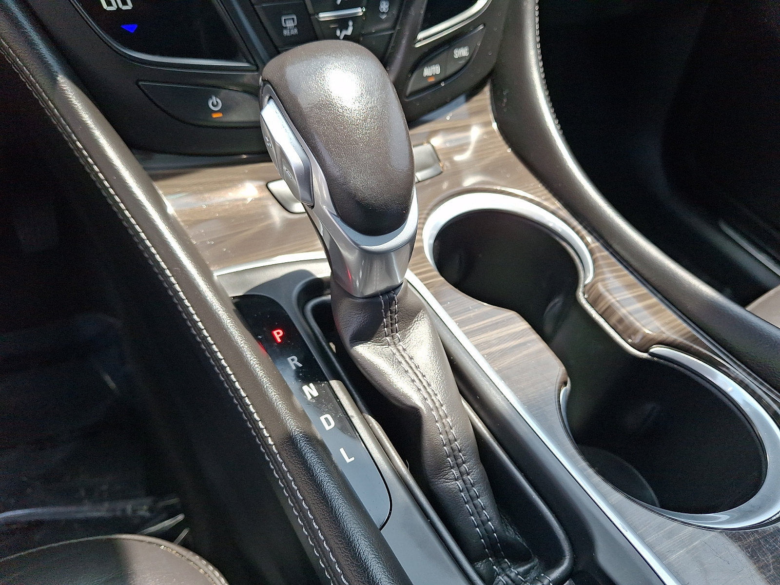Used 2019 Buick Envision Essence AWD/4WD image 16