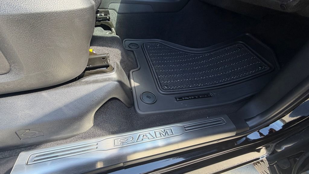 New 2026 RAM 2500 Limited AWD/4WD image 15