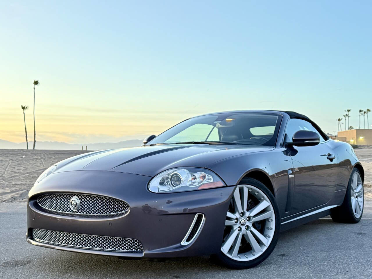 Used 2010 Jaguar XK Base 2dr Convertible image 1