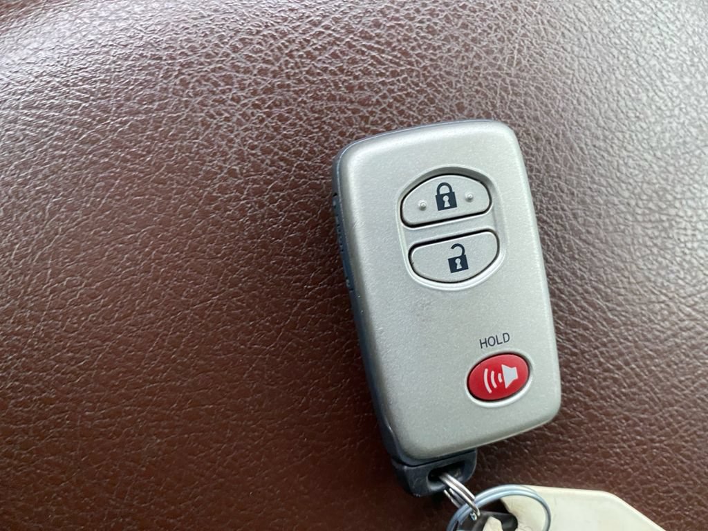 Used 2019 Toyota 4Runner Limited AWD/4WD image 12