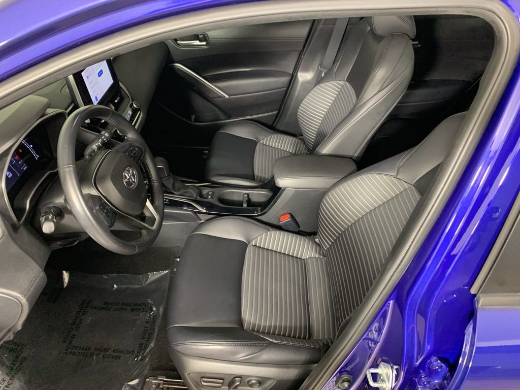 Used 2023 Toyota Corolla Cross XSE w/ Convenience Package image 28