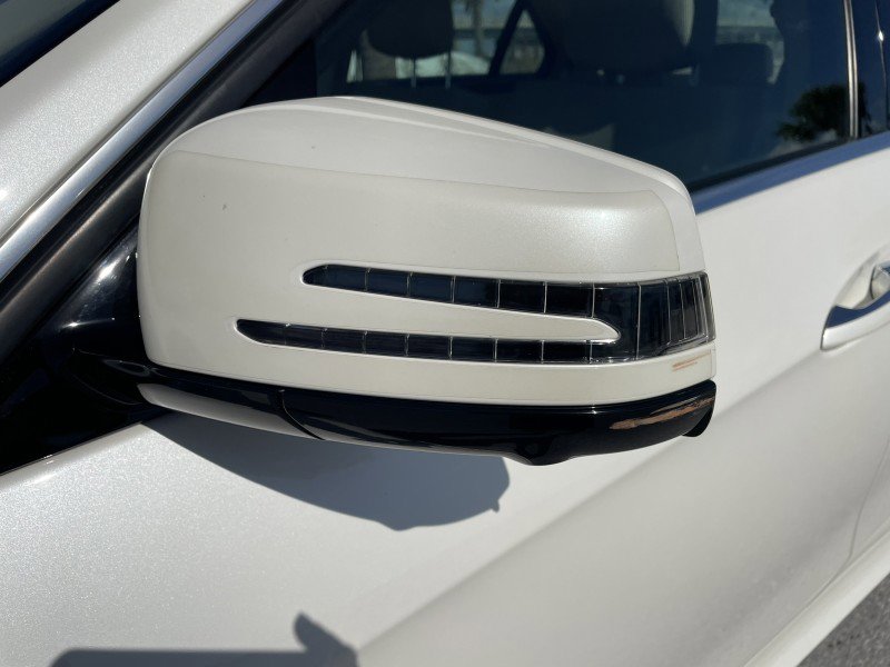 Used 2014 Mercedes-Benz E 550 4MATIC Sedan image 25