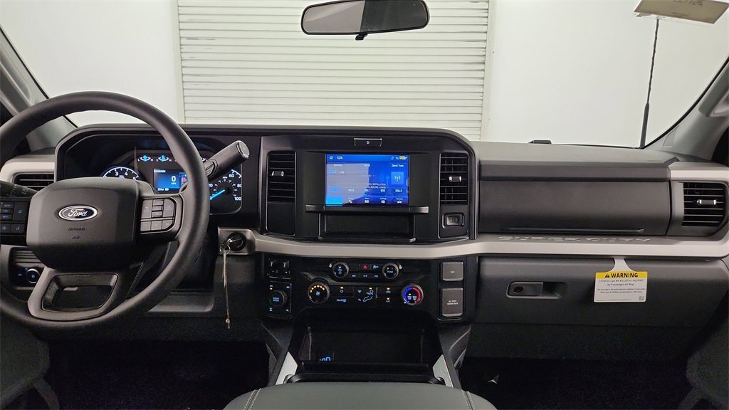 New 2025 Ford F250 XLT w/ FX4 Off-Road Package image 13
