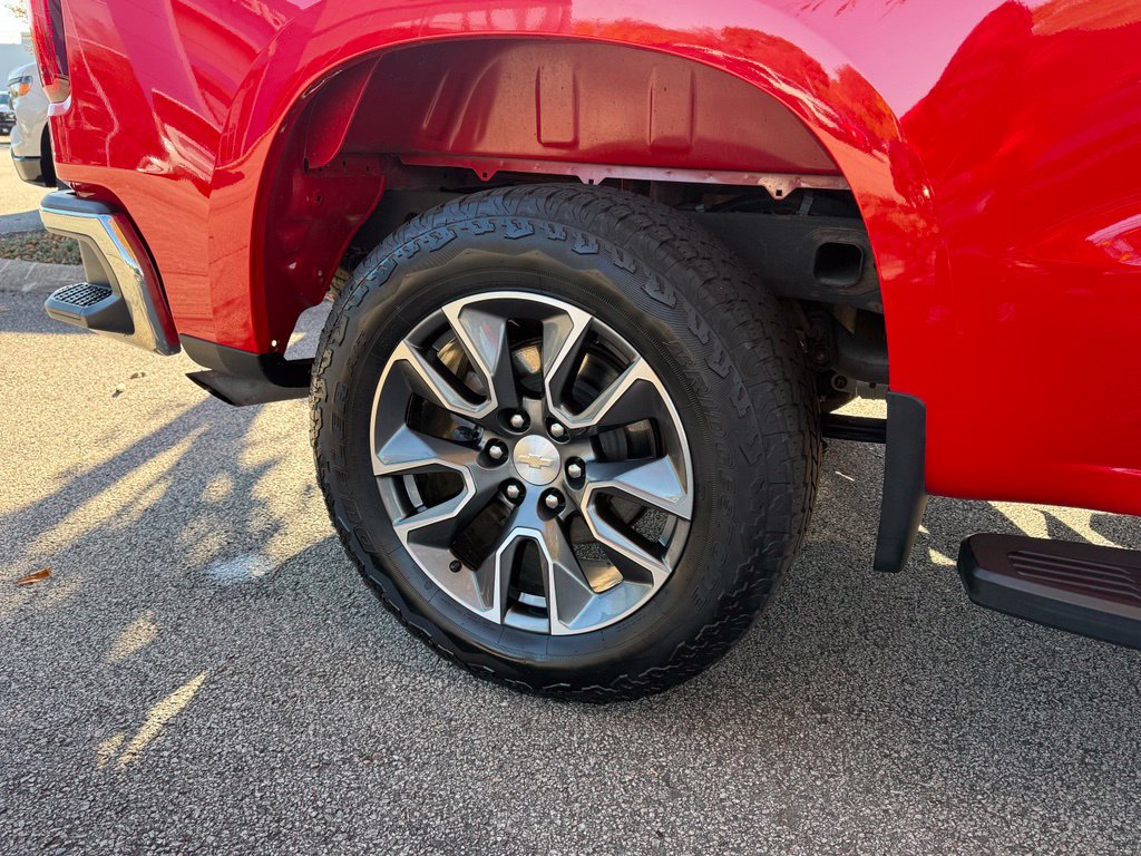 Used 2023 Chevrolet Silverado 1500 LT AWD/4WD image 35