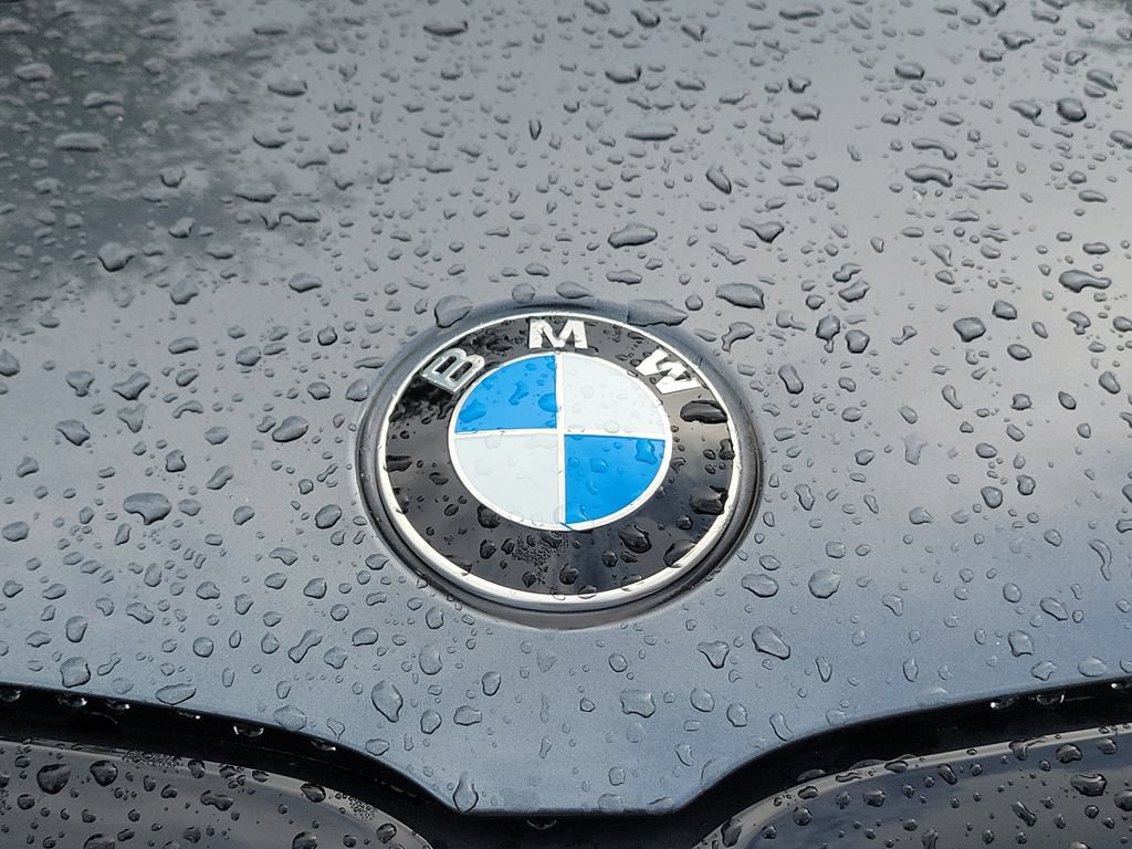 Used 2019 BMW 330i xDrive Sedan w/ Convenience Package AWD/4WD image 5