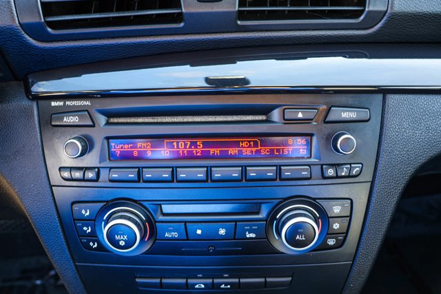 Used 2011 BMW 128i Convertible image 16