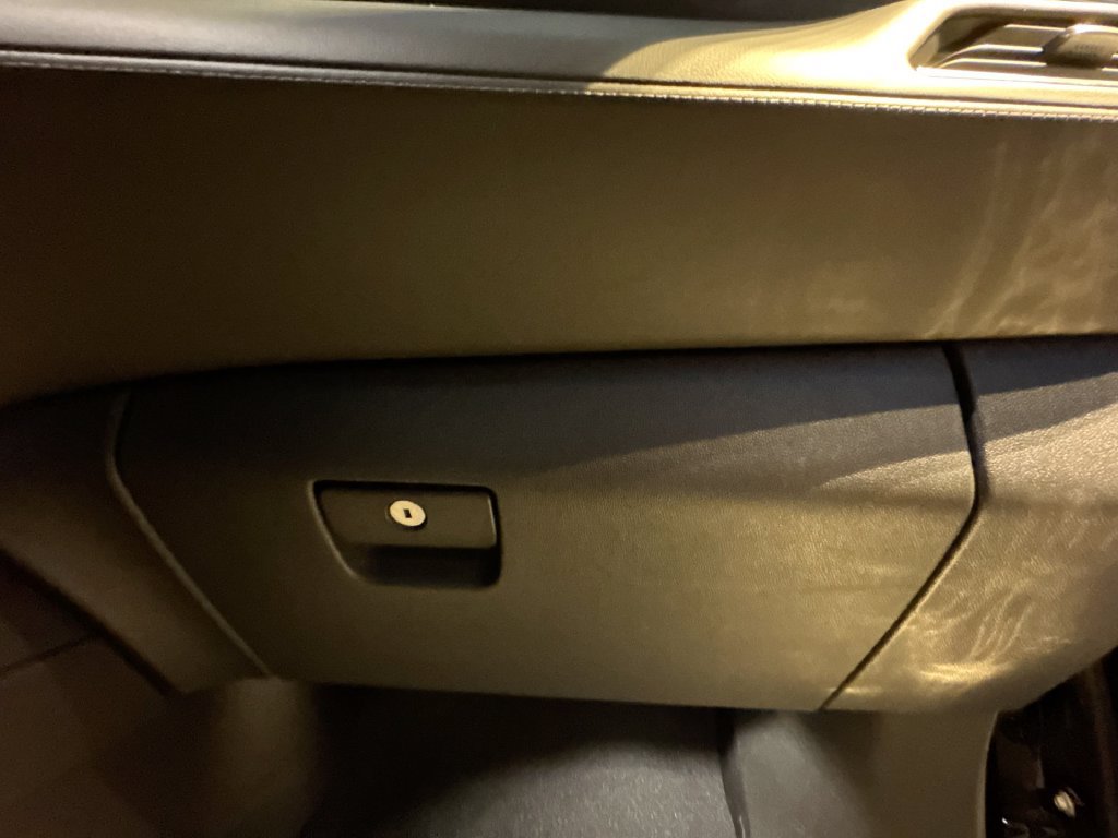 Used 2024 Chevrolet Suburban LT RWD image 36