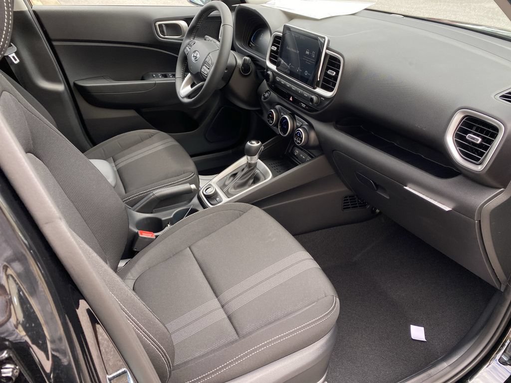 New 2026 Hyundai Venue SEL FWD image 32
