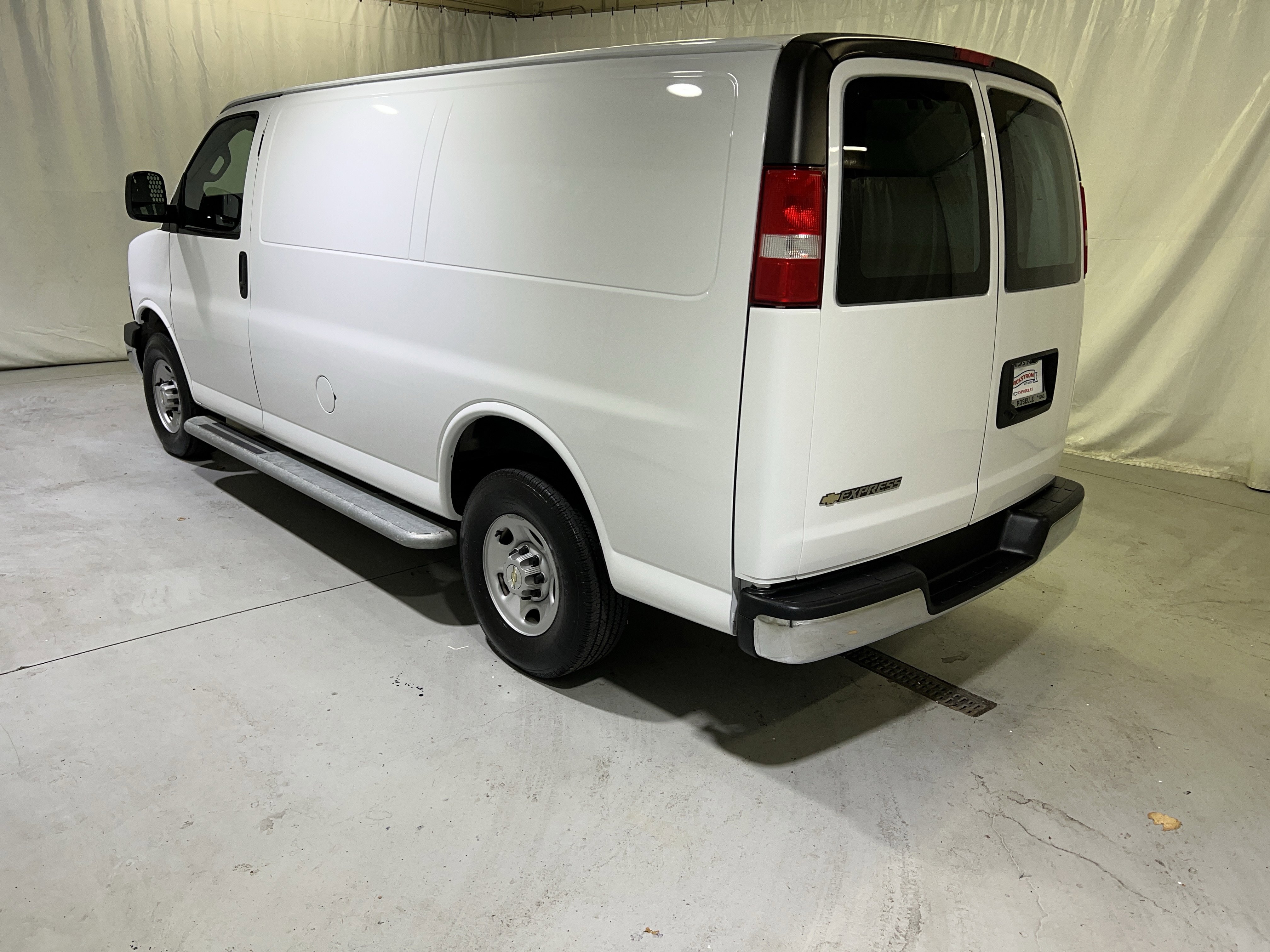 Used 2023 Chevrolet Express 2500 w/ Driver Convenience Package image 8