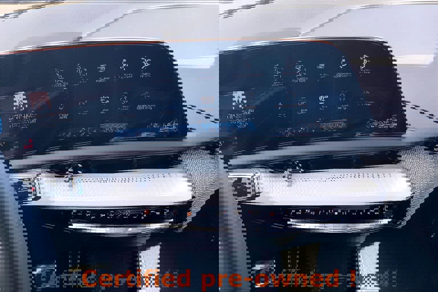 Certified 2025 Cadillac Optiq Sport 1 w/ LPO, ONYX Package image 16