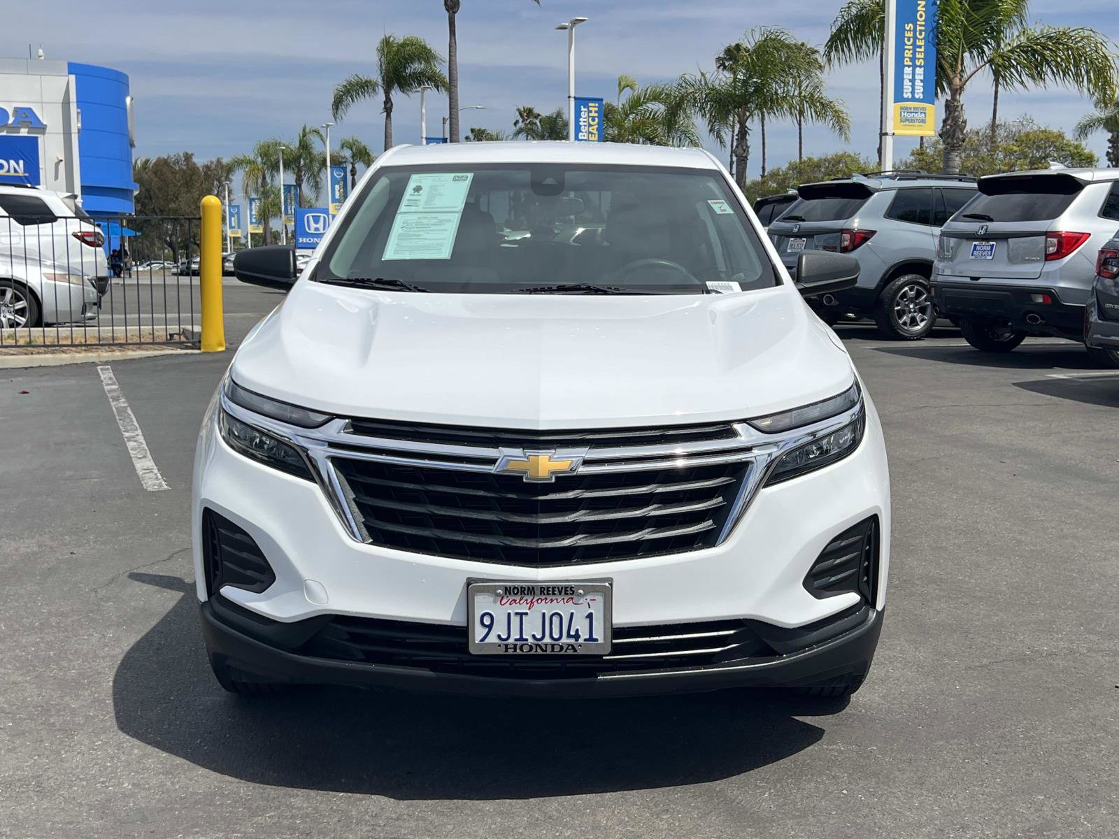 Used 2023 Chevrolet Equinox LS w/ LS Convenience Package FWD image 4