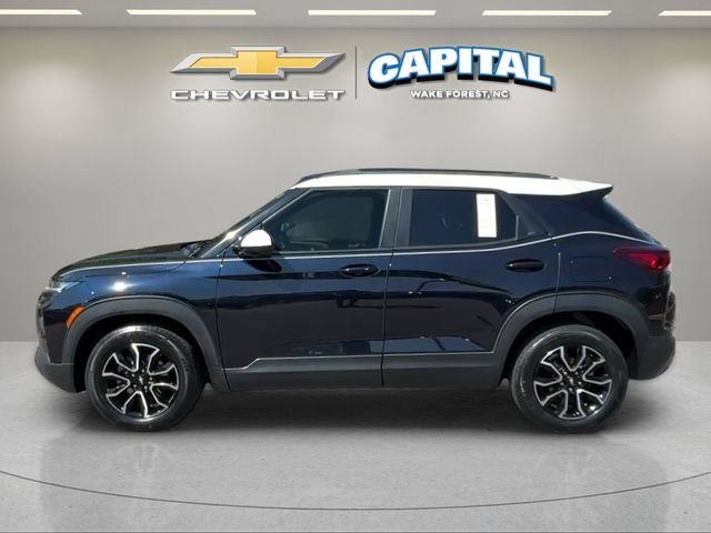Used 2021 Chevrolet TrailBlazer ACTIV w/ Driver Confidence Package FWD image 2