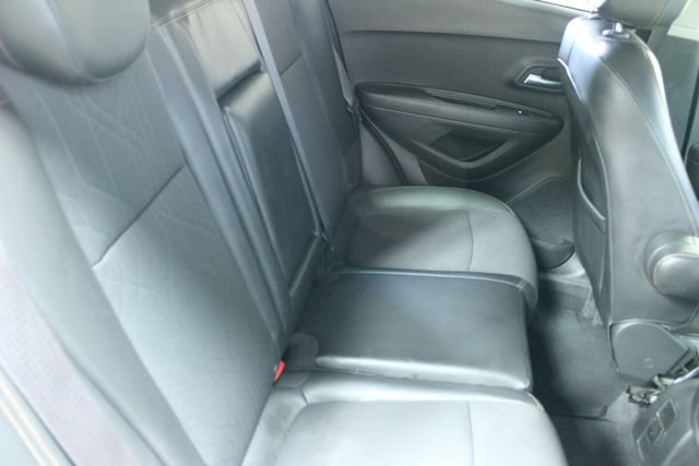 Used 2018 Chevrolet Trax LT w/ LT Convenience Package AWD/4WD image 11