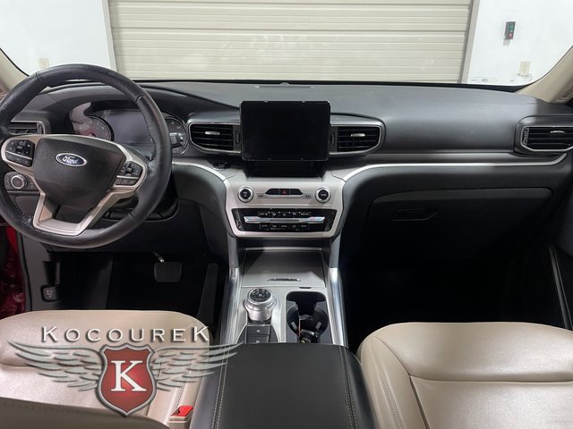 Used 2021 Ford Explorer XLT w/ Equipment Group 202A image 13