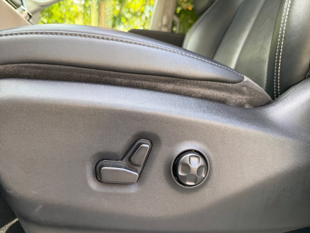 Used 2024 Chrysler Pacifica Limited FWD image 26