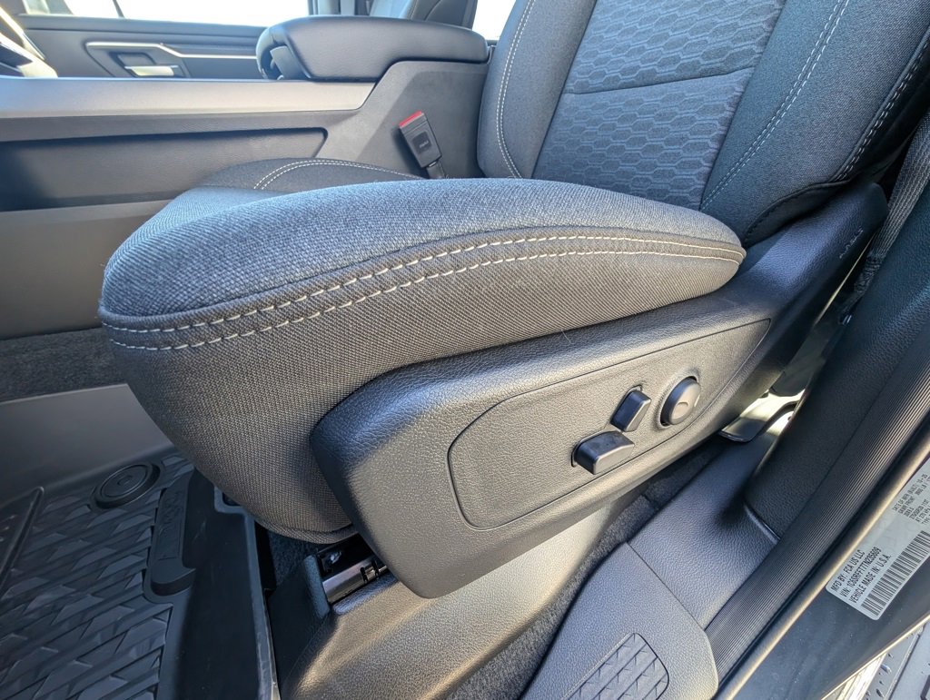 New 2026 RAM 1500 4x4 Crew Cab image 14