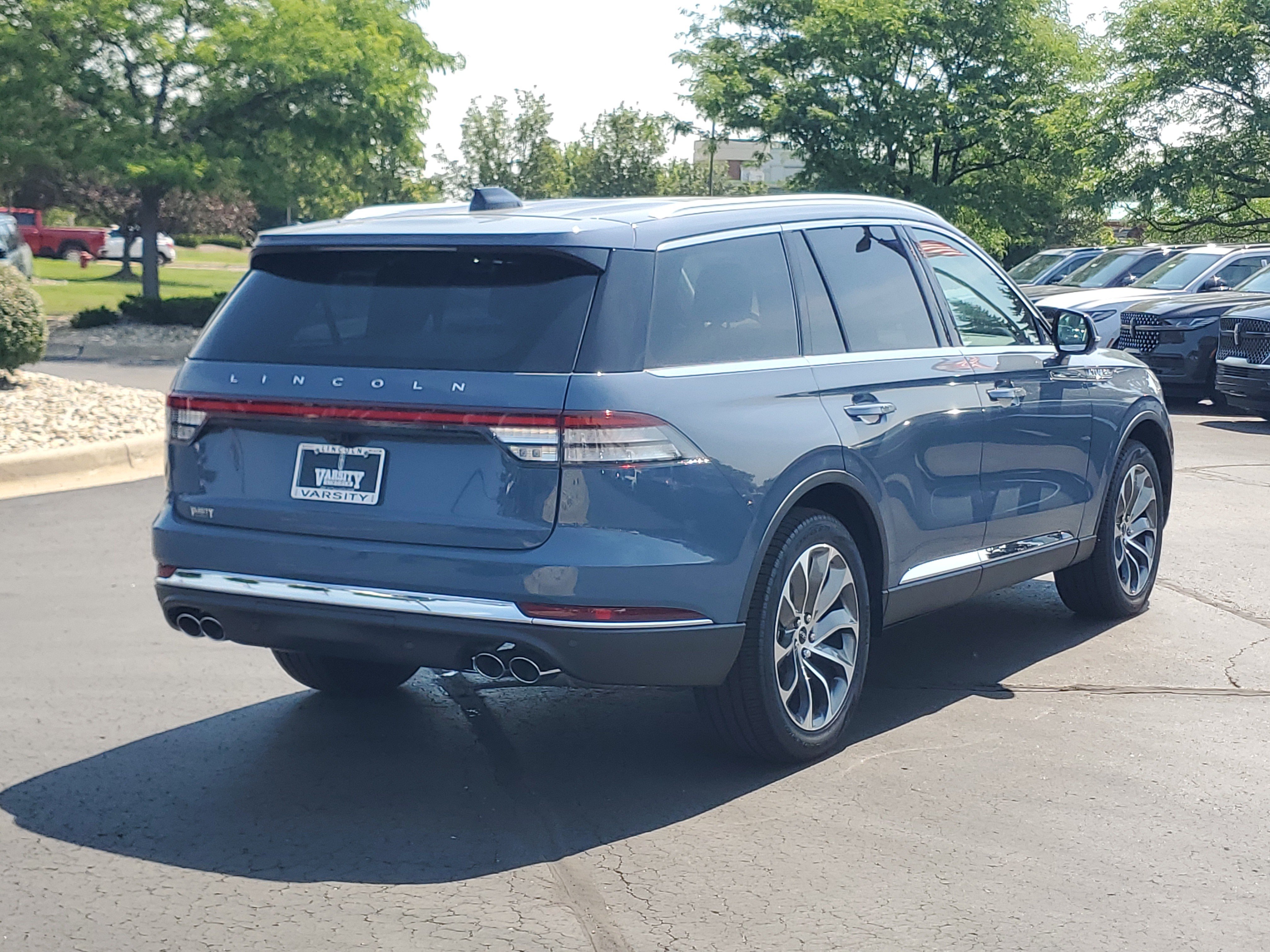 New 2026 Lincoln Aviator AWD image 4