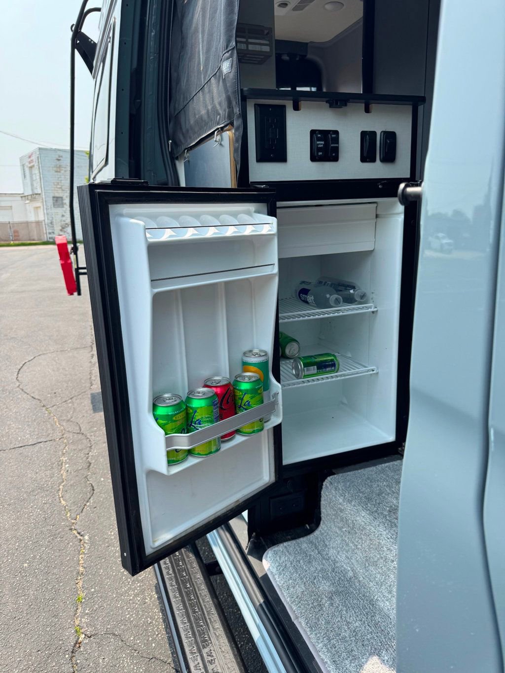 Used 2021 Mercedes-Benz Sprinter 2500 image 38