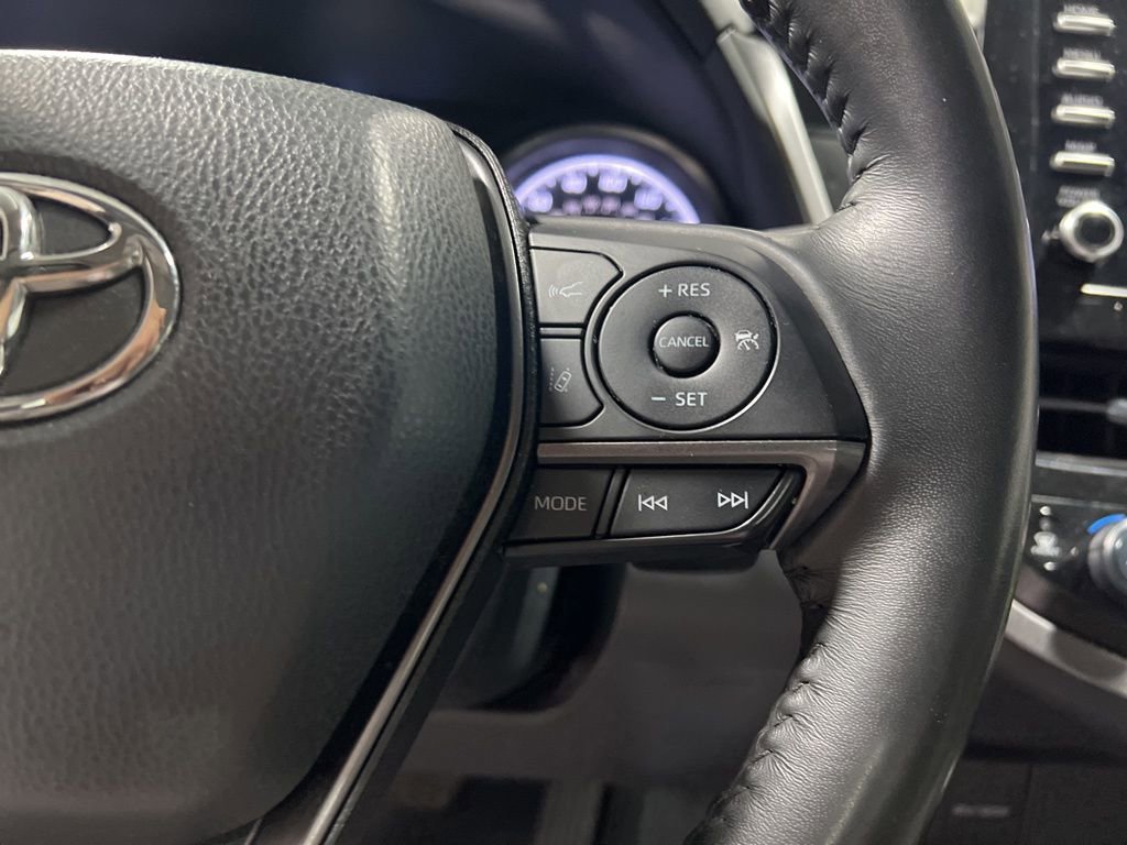 Used 2024 Toyota Camry SE image 18