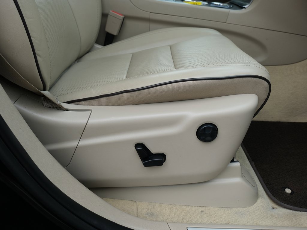 Used 2021 Jeep Grand Cherokee Overland image 35