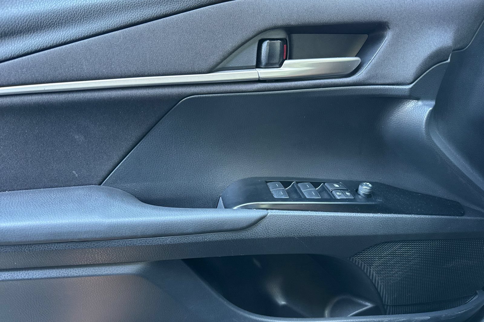 Certified 2025 Toyota Camry LE FWD image 12