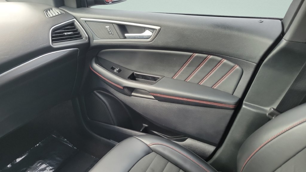 Used 2020 Ford Edge ST-Line FWD image 13