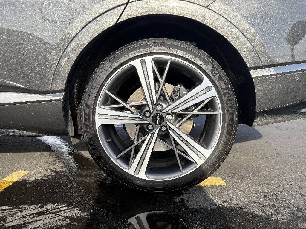 Used 2025 Genesis GV80 3.5T e-SC image 15