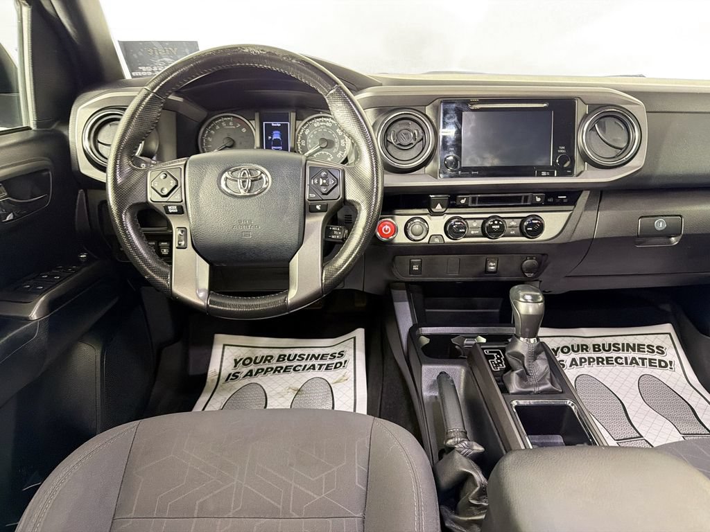 Used 2017 Toyota Tacoma TRD Sport AWD/4WD image 22
