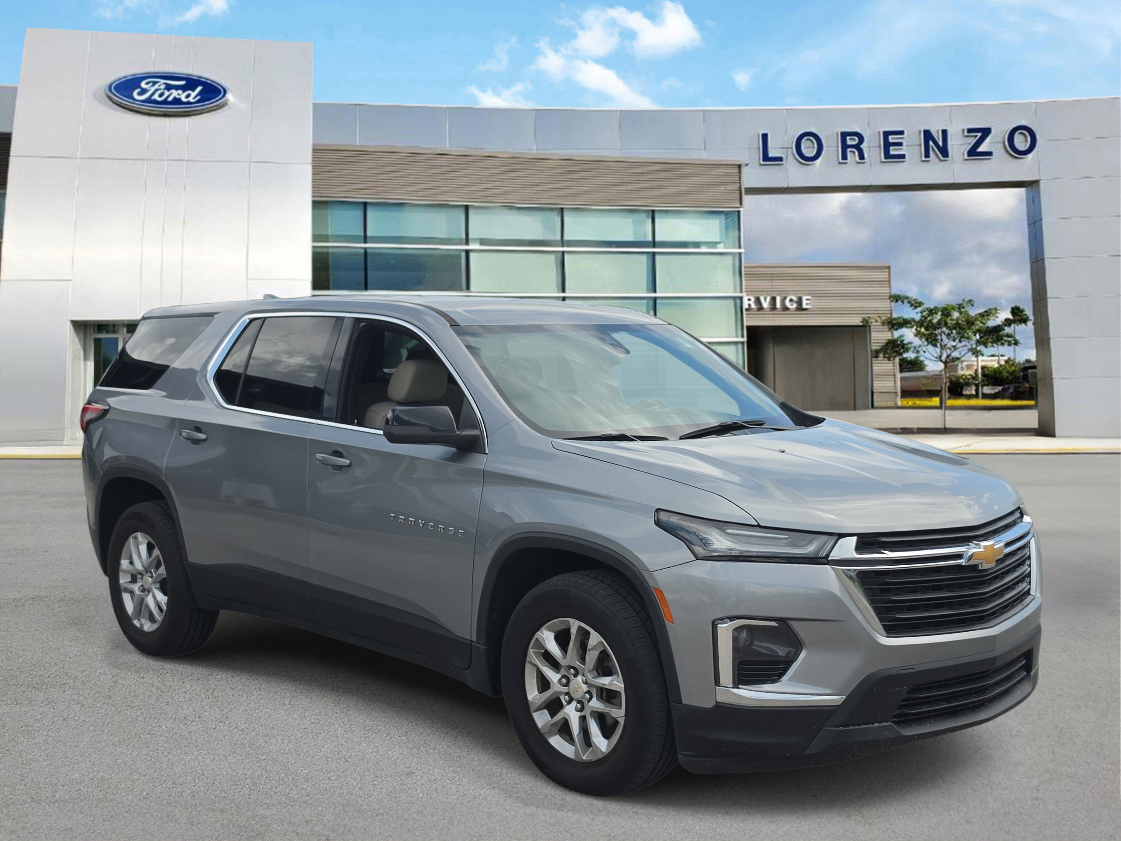 Used 2023 Chevrolet Traverse LS FWD image 3