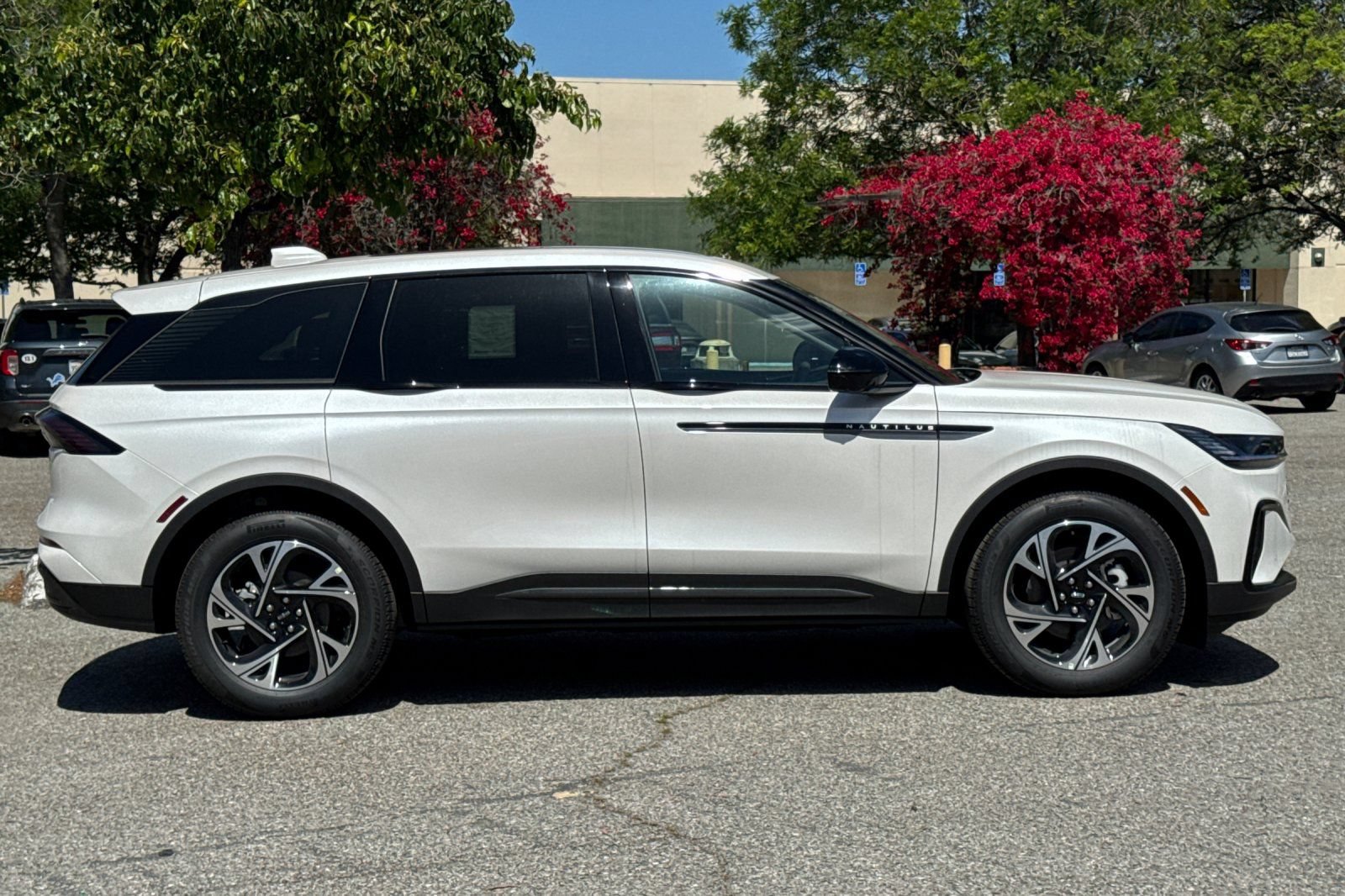 New 2026 Lincoln Nautilus Premier w/ Equipment Group 102A AWD/4WD image 3