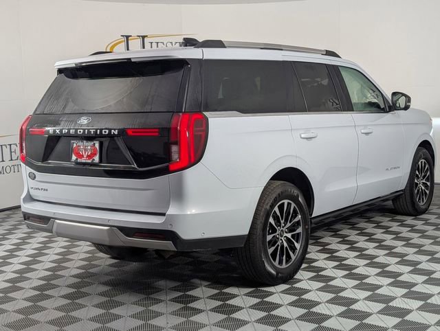 Used 2025 Ford Expedition Platinum image 7