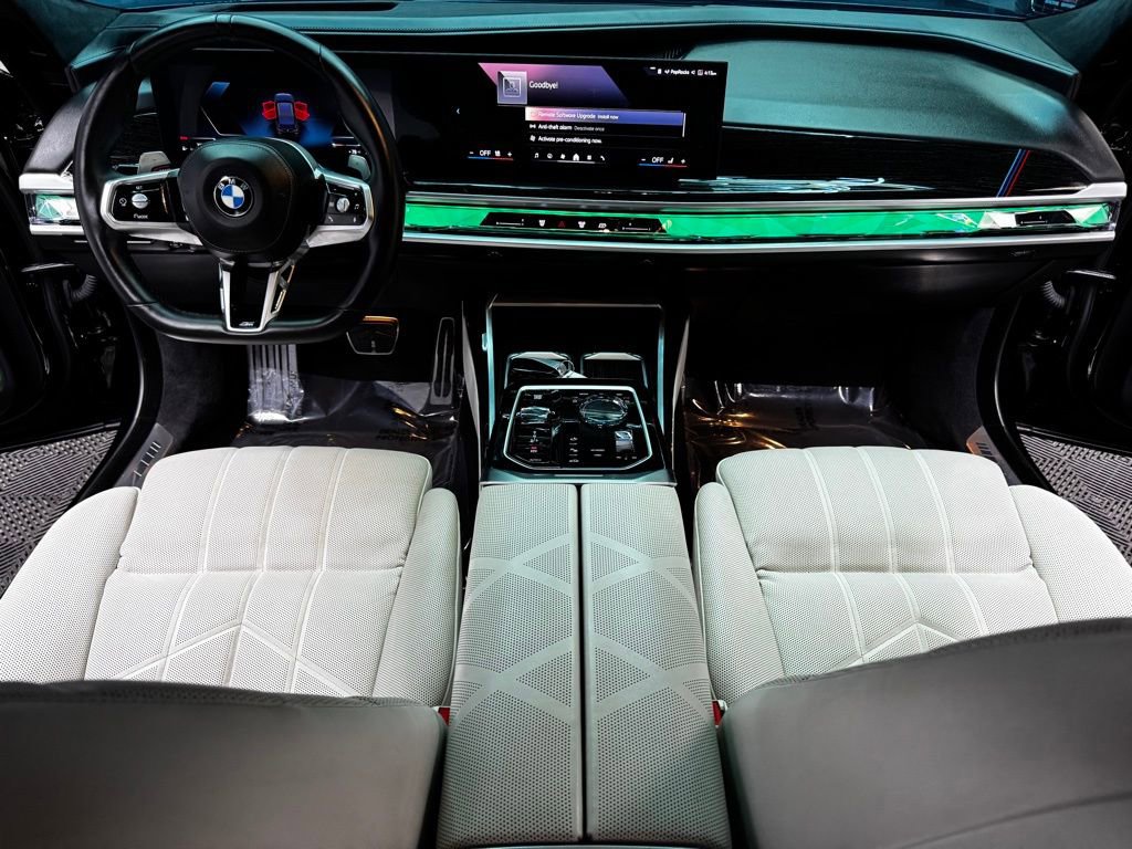 Used 2025 BMW 740i w/ Premium Package image 40