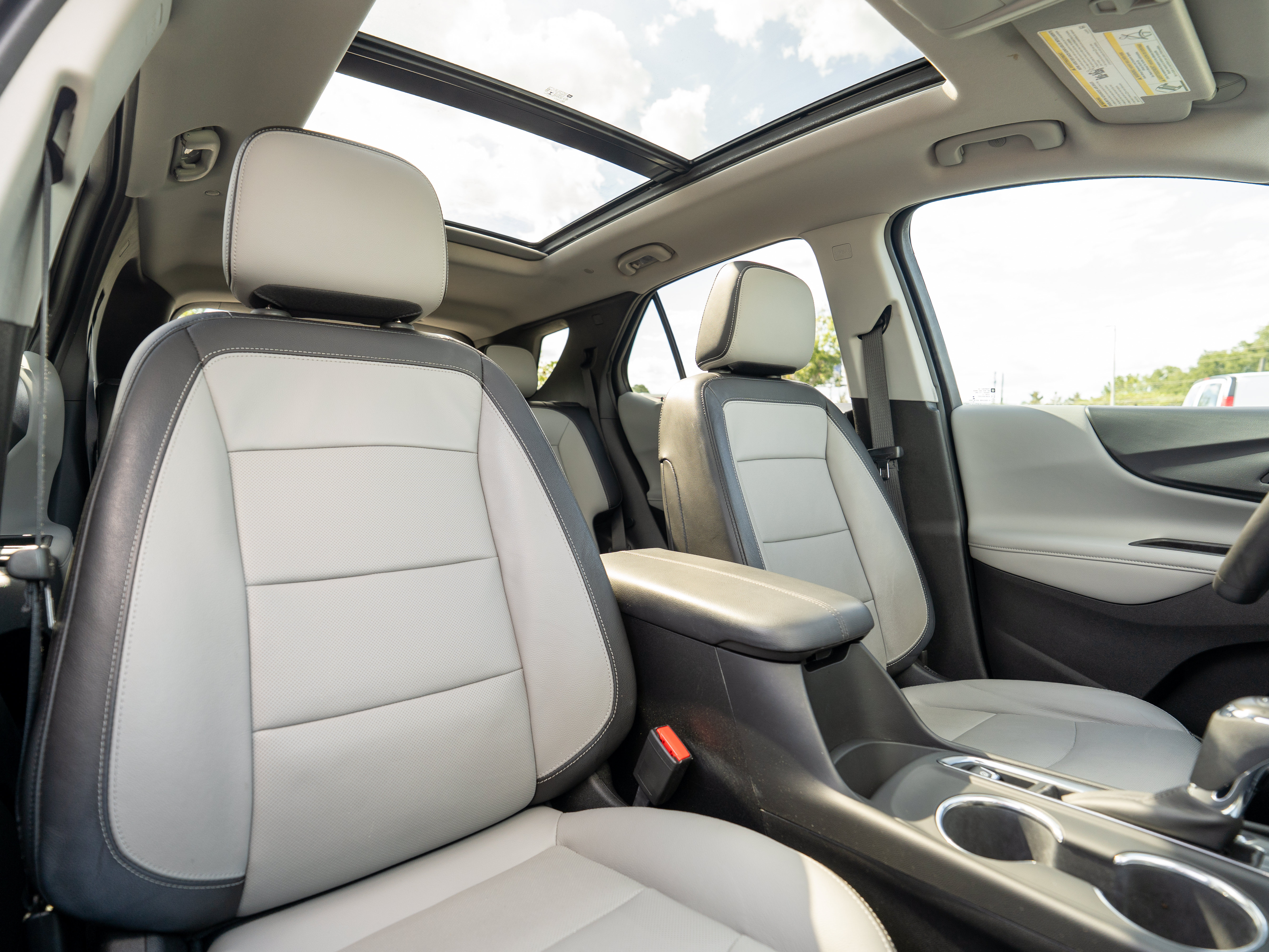 Used 2020 Chevrolet Equinox Premier FWD image 11