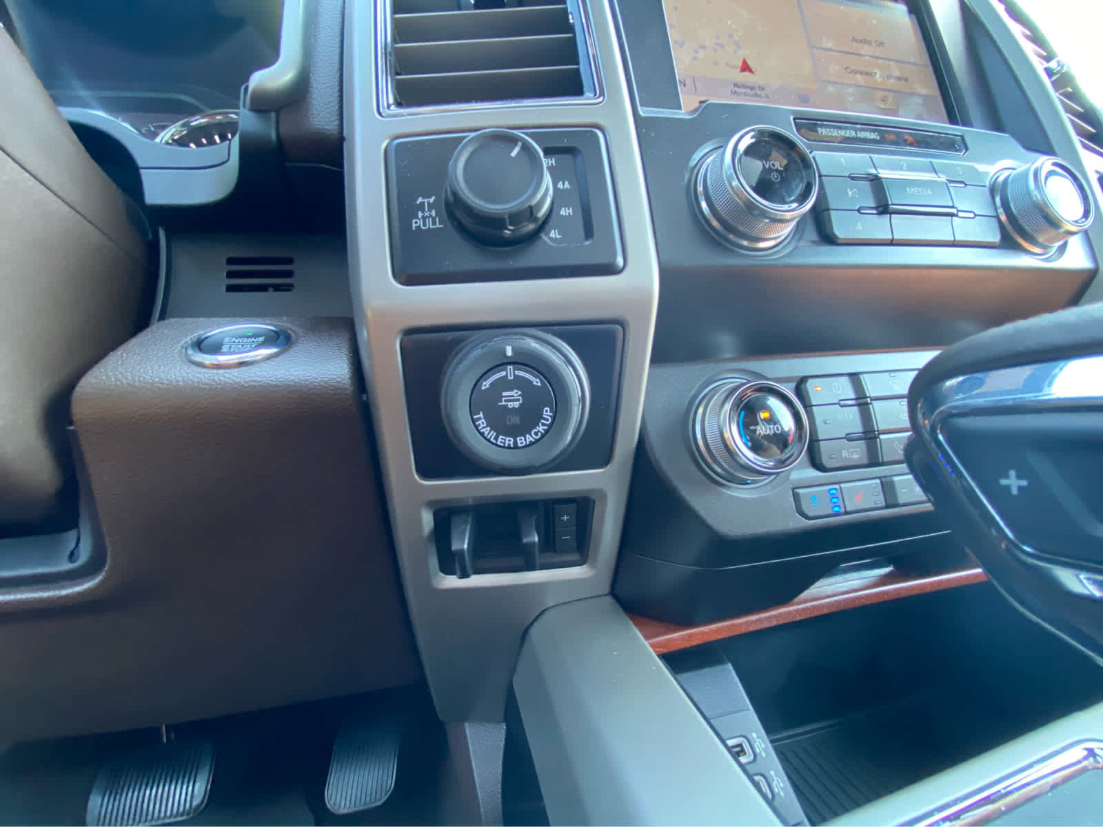 Used 2019 Ford F150 King Ranch w/ Equipment Group 601A Luxury AWD/4WD image 25