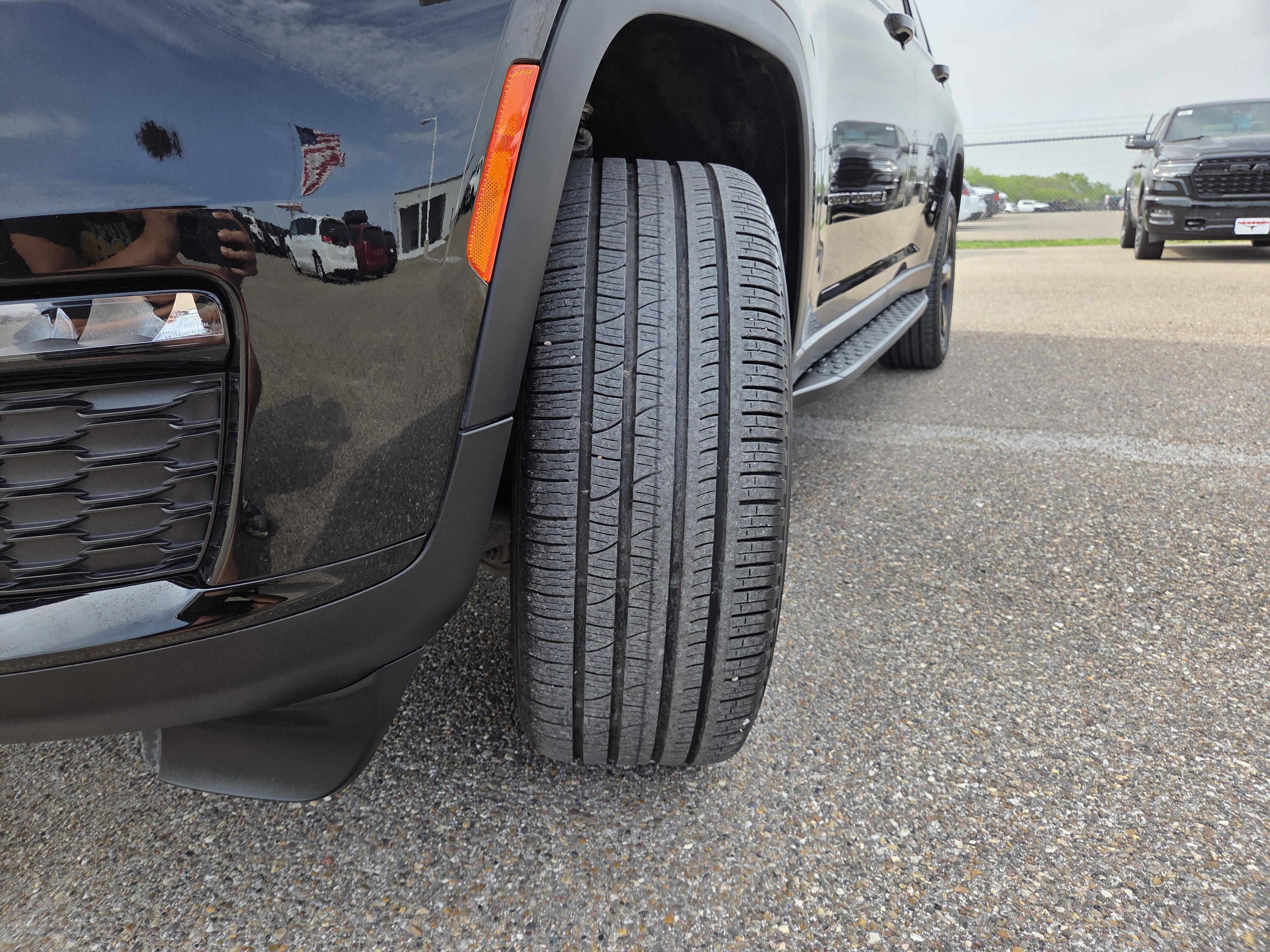 Used 2024 Jeep Grand Cherokee L Limited w/ Black Appearance Package image 10