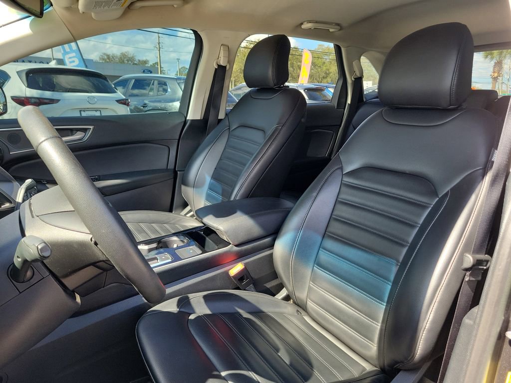 Used 2019 Ford Edge SEL w/ Equipment Group 201A image 16