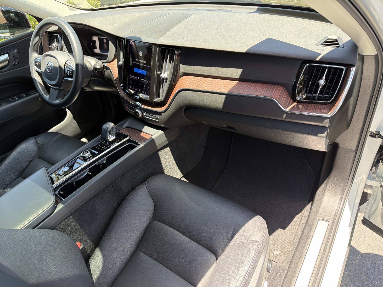 Certified 2023 Volvo XC60 B5 Plus AWD/4WD image 26