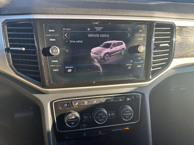 Certified 2022 Volkswagen Atlas SE w/ Black Wheel Package image 25
