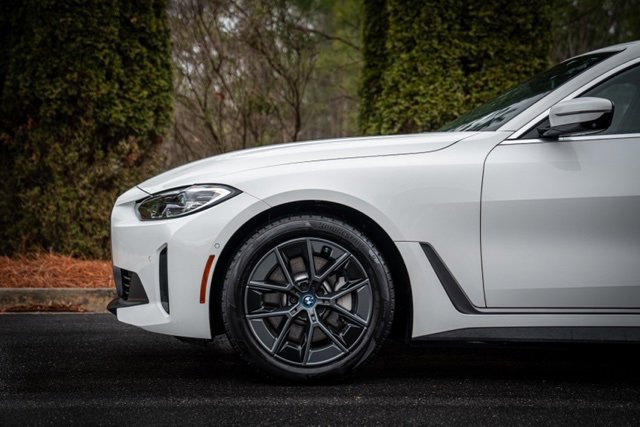 Used 2023 BMW i4 eDrive35 image 10