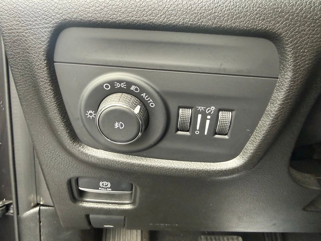 Used 2023 Jeep Grand Cherokee L Limited image 15