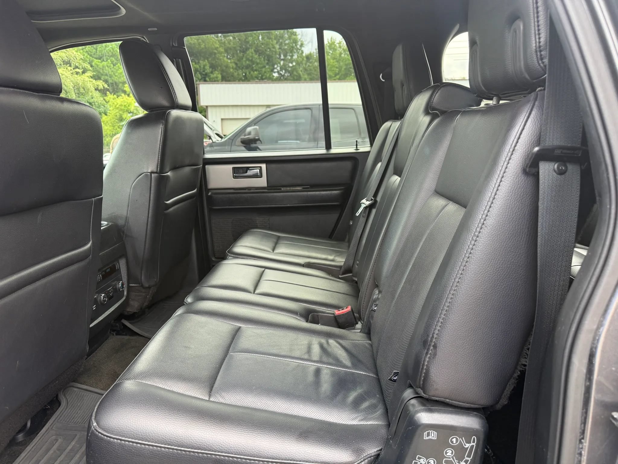 Used 2015 Ford Expedition EL Limited w/ Equipment Group 301A AWD/4WD image 21