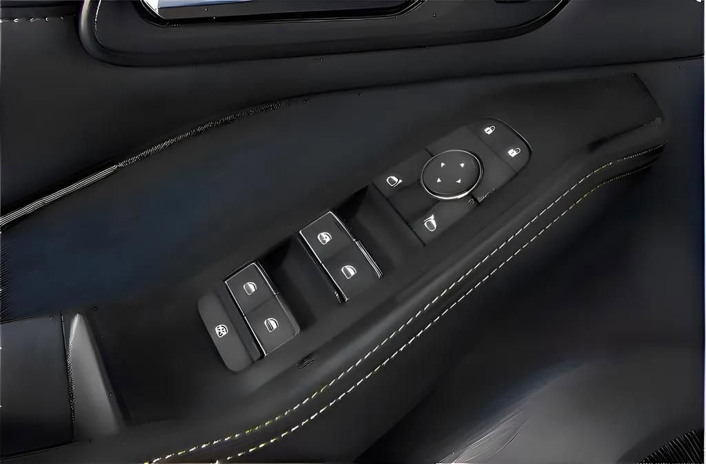 Used 2022 Nissan Rogue SL w/ SL Premium Package image 13