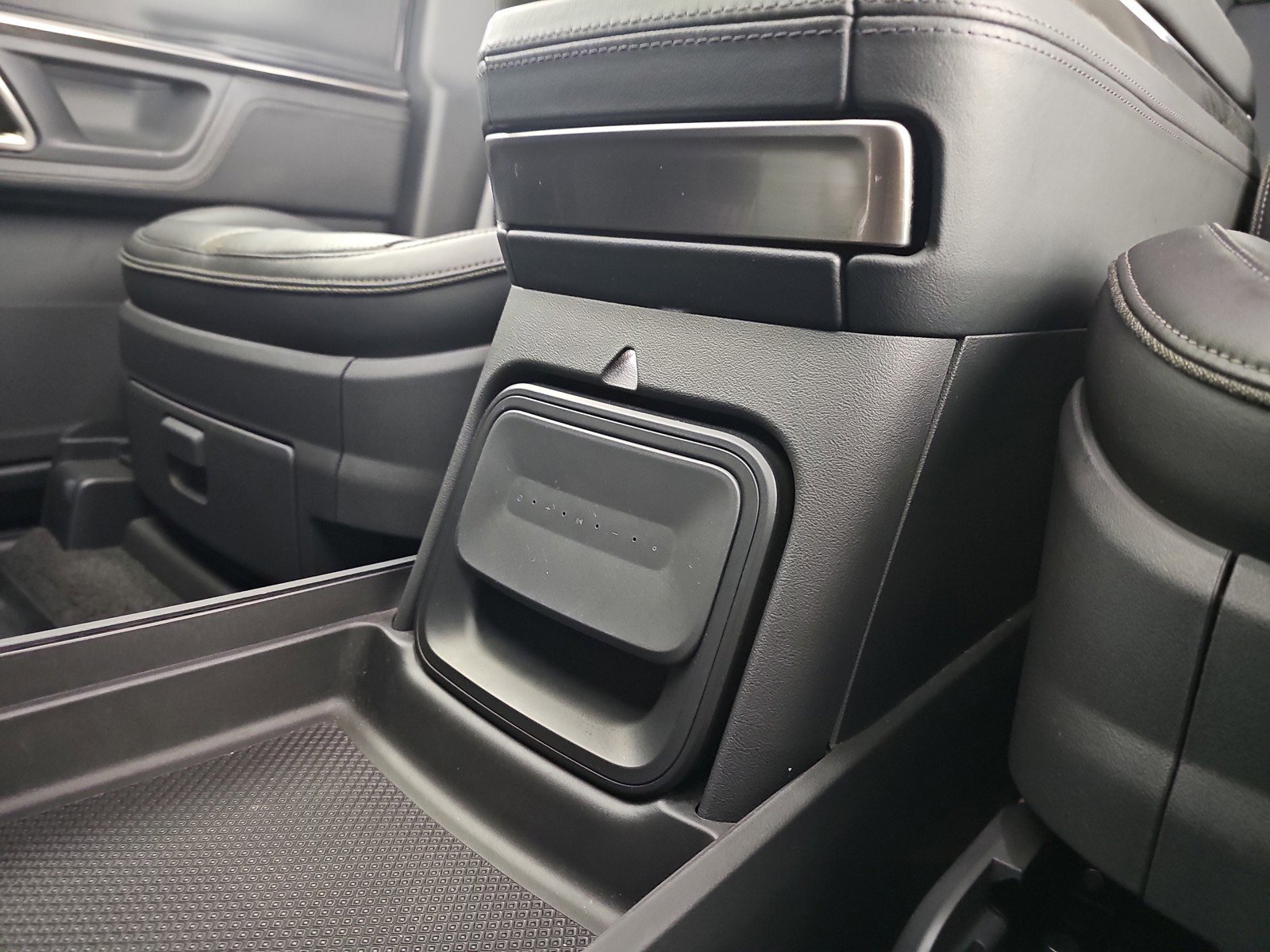 Used 2022 Rivian R1T Launch Edition image 31