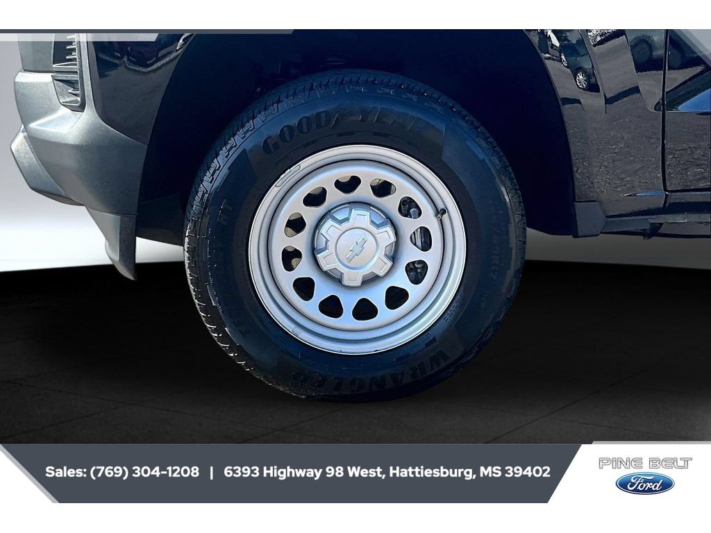 Used 2024 Chevrolet Colorado W/T RWD image 7