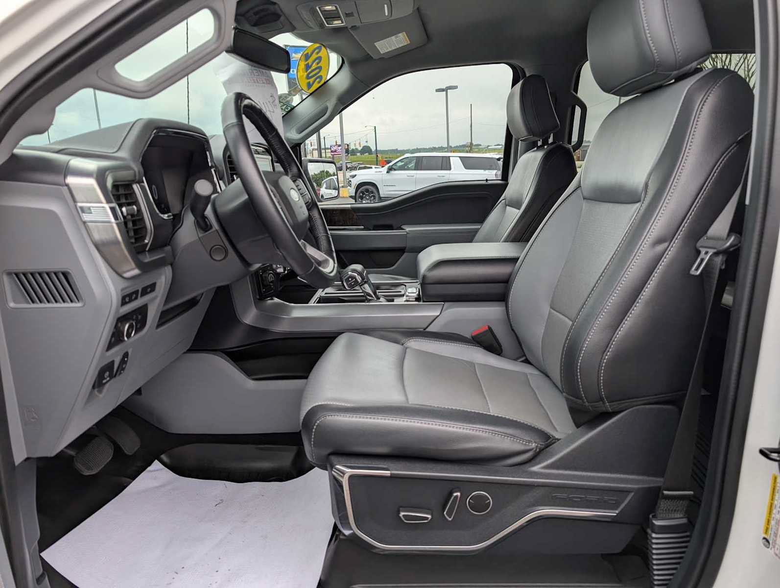Used 2022 Ford F150 Lariat w/ Equipment Group 502A High AWD/4WD image 4