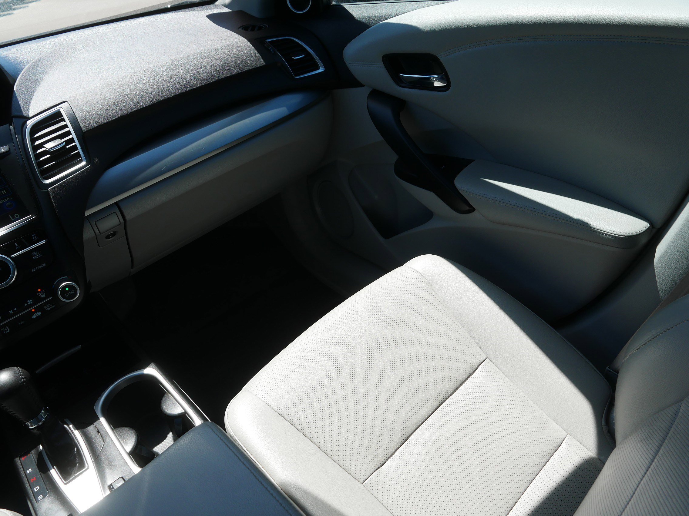 Used 2016 Acura RDX AWD w/ Advance Package image 11