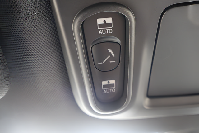 New 2027 Chrysler Pacifica Limited FWD image 21